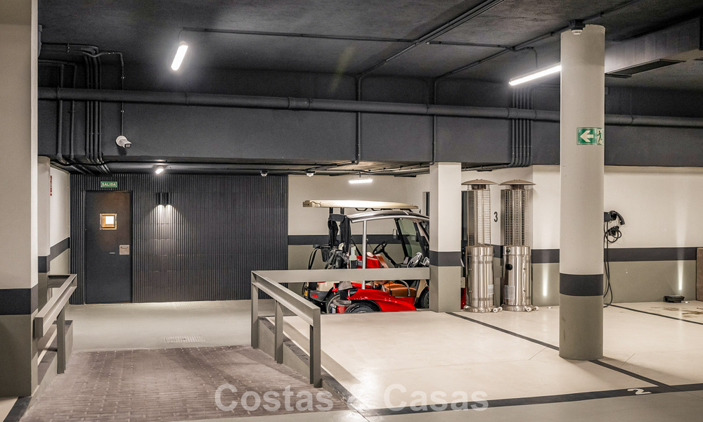 Appartement moderne de style villa à vendre avec vue sur la mer dans un complexe exclusif à La Quinta, Marbella - Benahavís 794521