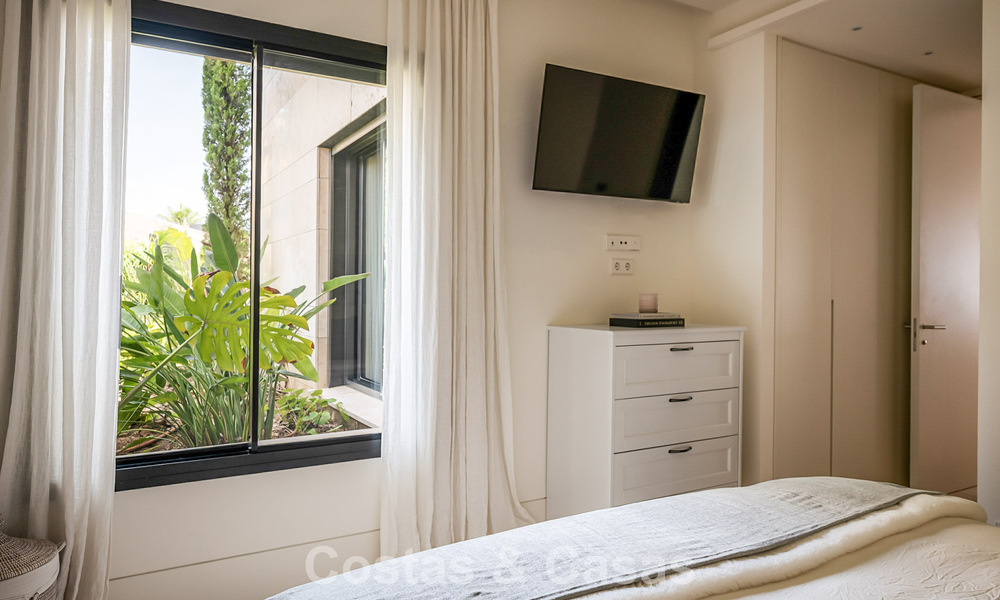 Appartement moderne de style villa à vendre avec vue sur la mer dans un complexe exclusif à La Quinta, Marbella - Benahavís 794524