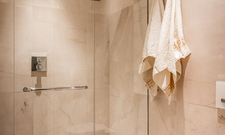 Appartement moderne de style villa à vendre avec vue sur la mer dans un complexe exclusif à La Quinta, Marbella - Benahavís 794527 