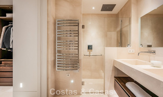 Appartement moderne de style villa à vendre avec vue sur la mer dans un complexe exclusif à La Quinta, Marbella - Benahavís 794539 