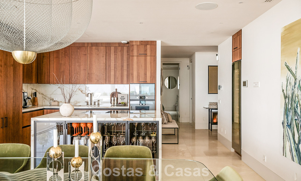 Appartement moderne de style villa à vendre avec vue sur la mer dans un complexe exclusif à La Quinta, Marbella - Benahavís 794542