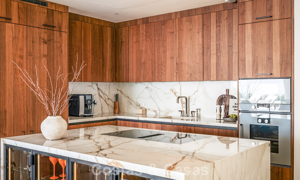 Appartement moderne de style villa à vendre avec vue sur la mer dans un complexe exclusif à La Quinta, Marbella - Benahavís 794543