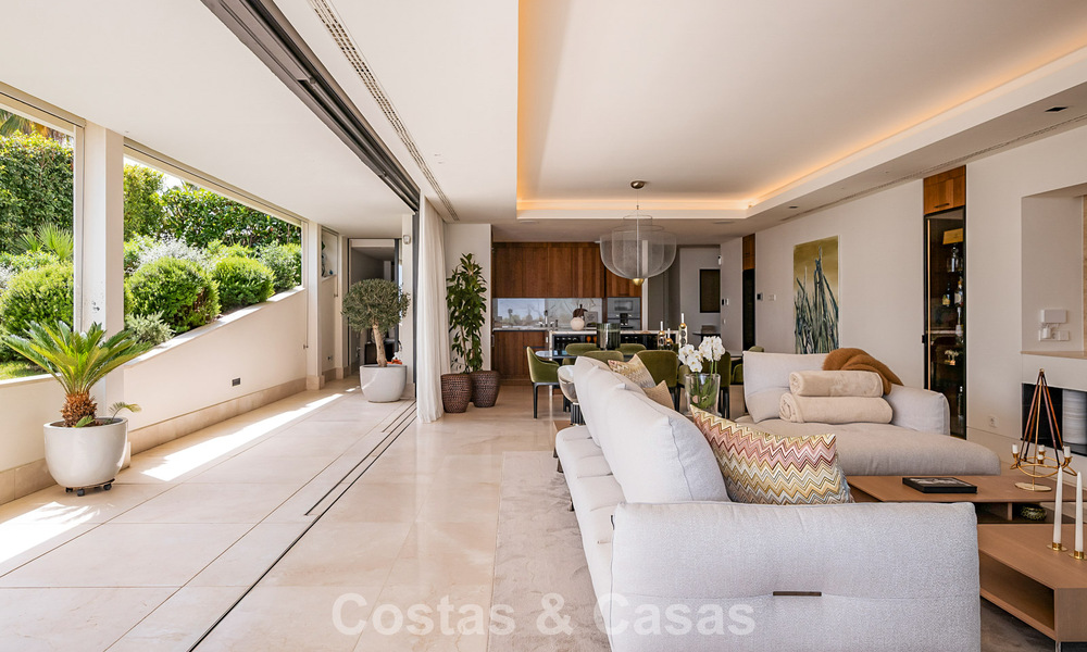 Appartement moderne de style villa à vendre avec vue sur la mer dans un complexe exclusif à La Quinta, Marbella - Benahavís 794547