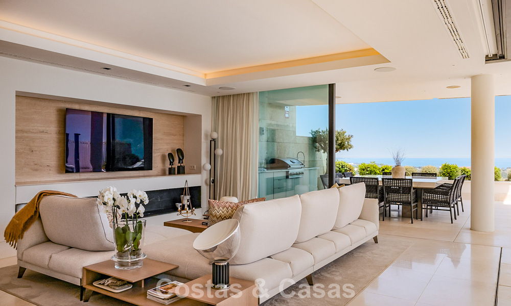 Appartement moderne de style villa à vendre avec vue sur la mer dans un complexe exclusif à La Quinta, Marbella - Benahavís 794549