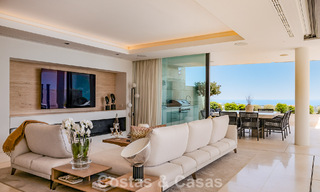Appartement moderne de style villa à vendre avec vue sur la mer dans un complexe exclusif à La Quinta, Marbella - Benahavís 794549 