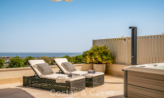 Appartement moderne de style villa à vendre avec vue sur la mer dans un complexe exclusif à La Quinta, Marbella - Benahavís 794550 