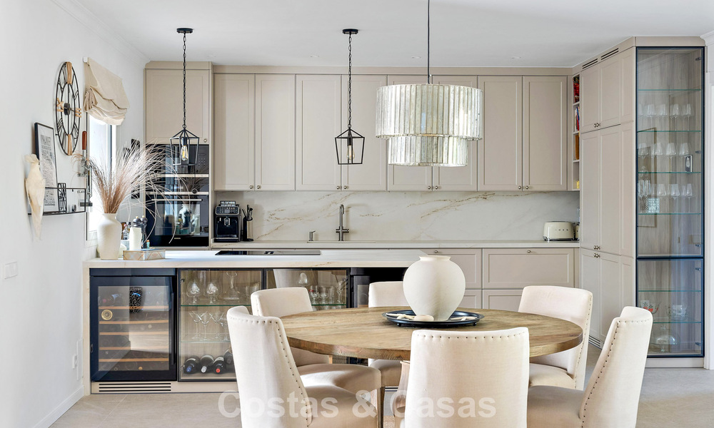 Superbe duplex de luxe prêt à emménager, entouré de parcours de golf à Nueva Andalucía, Marbella 794577