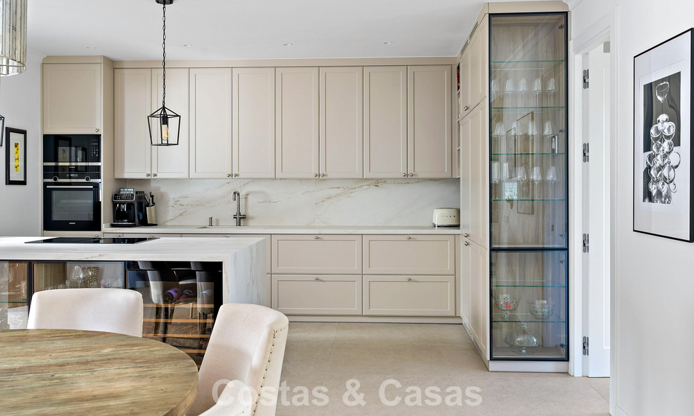 Superbe duplex de luxe prêt à emménager, entouré de parcours de golf à Nueva Andalucía, Marbella 794578