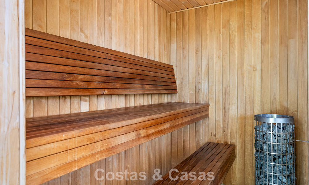 Superbe duplex de luxe prêt à emménager, entouré de parcours de golf à Nueva Andalucía, Marbella 794591