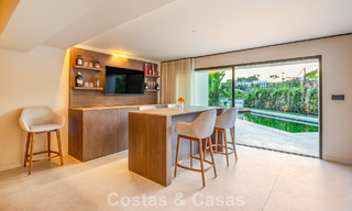 Villa de luxe de style balinais, prête à emménager, à vendre dans la Vallée du Golf de Nueva Andalucía, Marbella 794683 