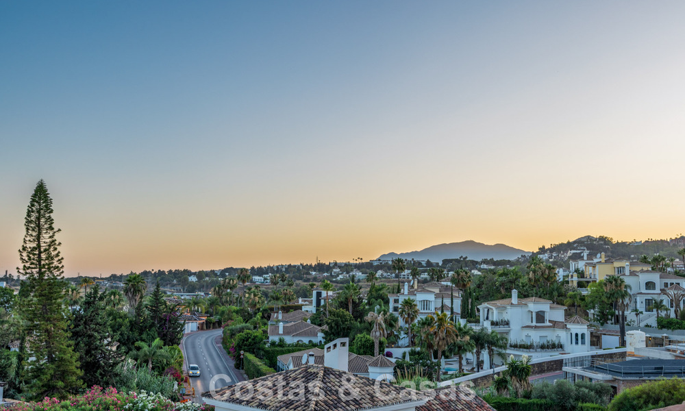 Villa de luxe de style balinais, prête à emménager, à vendre dans la Vallée du Golf de Nueva Andalucía, Marbella 794684