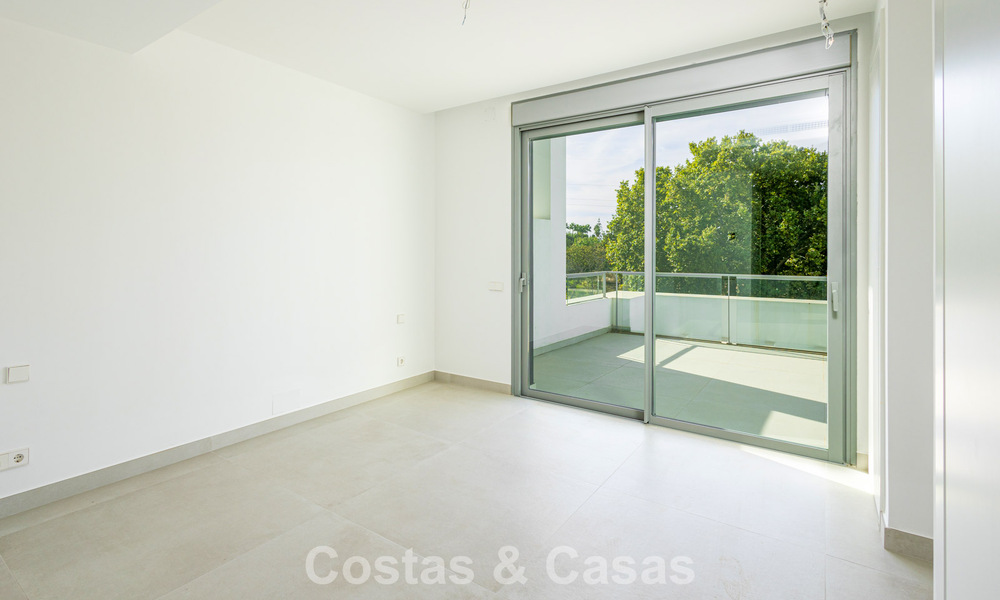 Villa jumelée moderniste à vendre près des commodités à Guadalmina et San Pedro centre, Marbella 794652