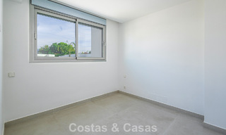 Villa jumelée moderniste à vendre près des commodités à Guadalmina et San Pedro centre, Marbella 794653 