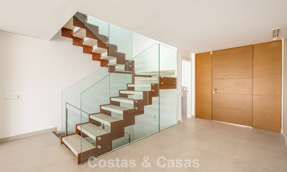 Villa jumelée moderniste à vendre près des commodités à Guadalmina et San Pedro centre, Marbella 794656