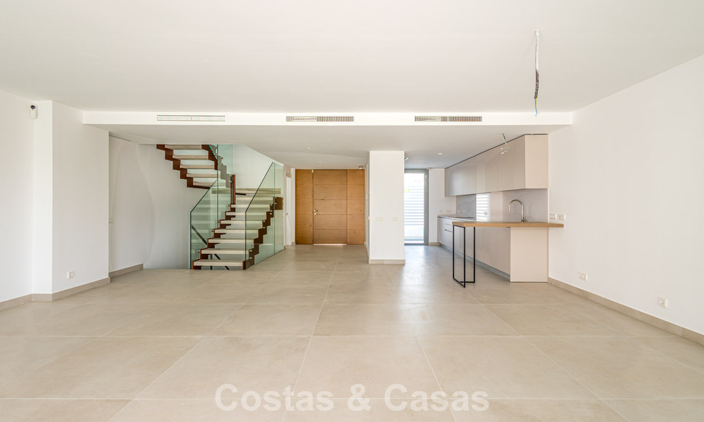 Villa jumelée moderniste à vendre près des commodités à Guadalmina et San Pedro centre, Marbella 794657
