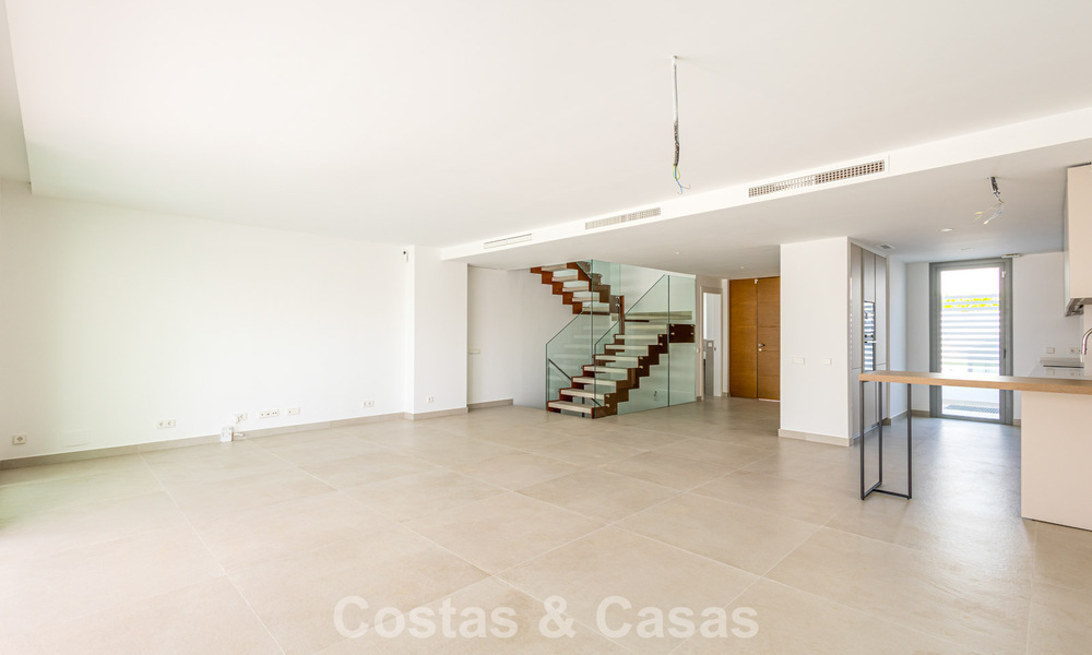 Villa jumelée moderniste à vendre près des commodités à Guadalmina et San Pedro centre, Marbella 794658