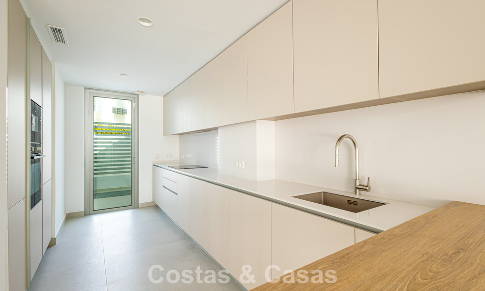 Villa jumelée moderniste à vendre près des commodités à Guadalmina et San Pedro centre, Marbella 794659