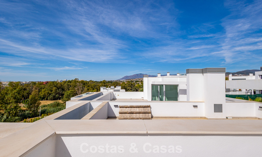 Villa jumelée moderniste à vendre près des commodités à Guadalmina et San Pedro centre, Marbella 794675