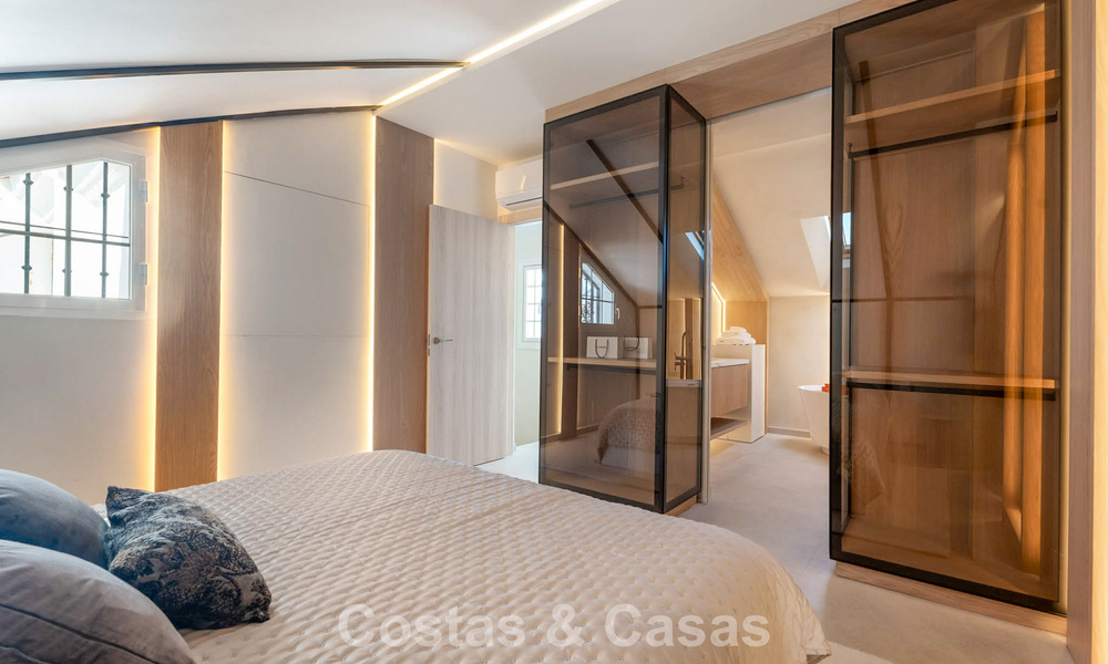 Élégante maison de ville à vendre à distance de marche de la plage sur le Golden Mile de Marbella 794715