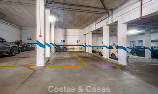 Élégante maison de ville à vendre à distance de marche de la plage sur le Golden Mile de Marbella 794718 