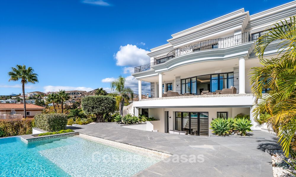 Majestueuse villa de luxe avec vues sur le golf, les montagnes et la mer à vendre dans un quartier de golf à Marbella - Benahavís 794721