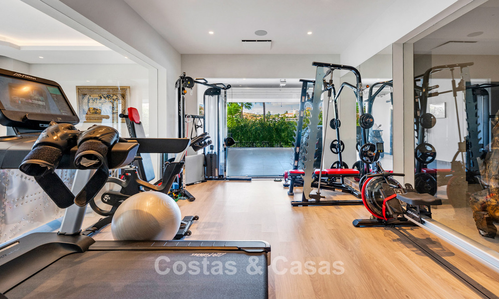 Majestueuse villa de luxe avec vues sur le golf, les montagnes et la mer à vendre dans un quartier de golf à Marbella - Benahavís 794734