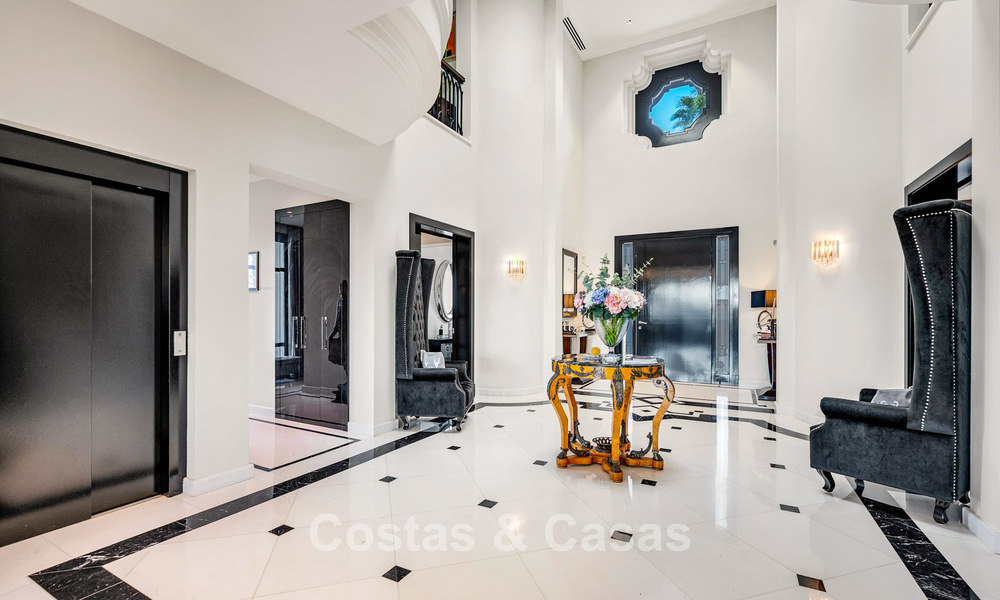 Majestueuse villa de luxe avec vues sur le golf, les montagnes et la mer à vendre dans un quartier de golf à Marbella - Benahavís 794735