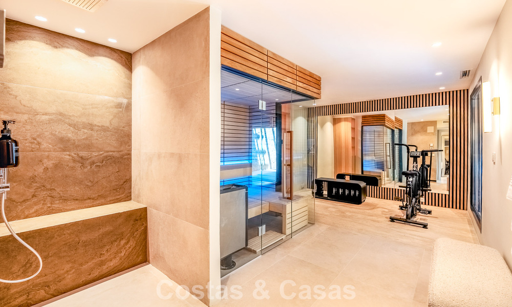 Maison de luxe à vendre dans une résidence sécurisée sur le Golden Mile de Marbella 794944