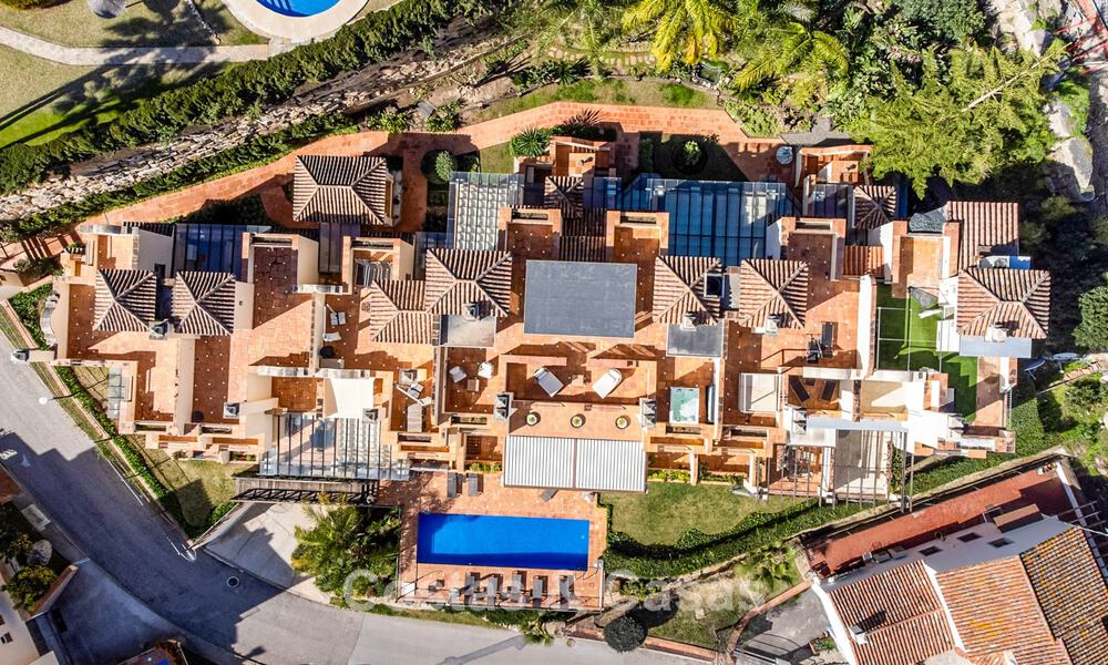 Spacieux penthouse duplex avec vue panoramique sur la mer à vendre dans une résidence fermée à Marbella - Benahavís 794838