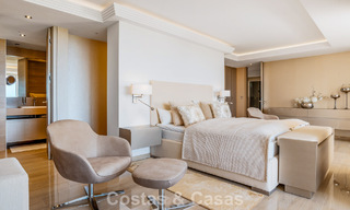 Spacieux penthouse duplex avec vue panoramique sur la mer à vendre dans une résidence fermée à Marbella - Benahavís 794845 