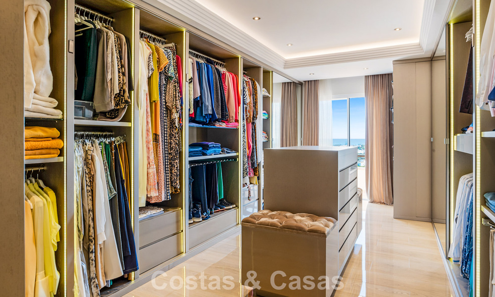 Spacieux penthouse duplex avec vue panoramique sur la mer à vendre dans une résidence fermée à Marbella - Benahavís 794849