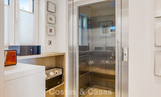 Spacieux penthouse duplex avec vue panoramique sur la mer à vendre dans une résidence fermée à Marbella - Benahavís 794852 