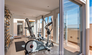 Spacieux penthouse duplex avec vue panoramique sur la mer à vendre dans une résidence fermée à Marbella - Benahavís 794862 