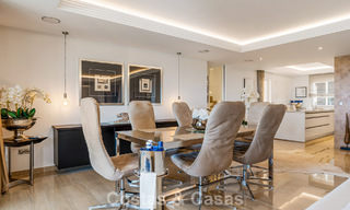 Spacieux penthouse duplex avec vue panoramique sur la mer à vendre dans une résidence fermée à Marbella - Benahavís 794863 