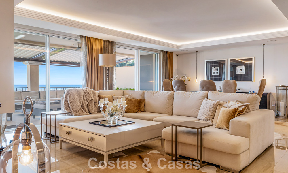 Spacieux penthouse duplex avec vue panoramique sur la mer à vendre dans une résidence fermée à Marbella - Benahavís 794865