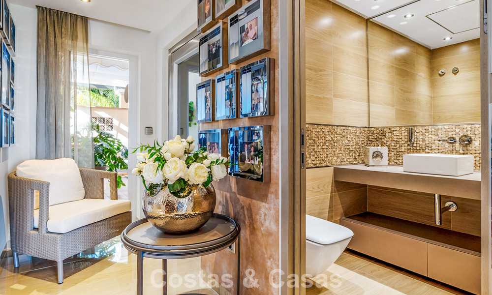 Spacieux penthouse duplex avec vue panoramique sur la mer à vendre dans une résidence fermée à Marbella - Benahavís 794871
