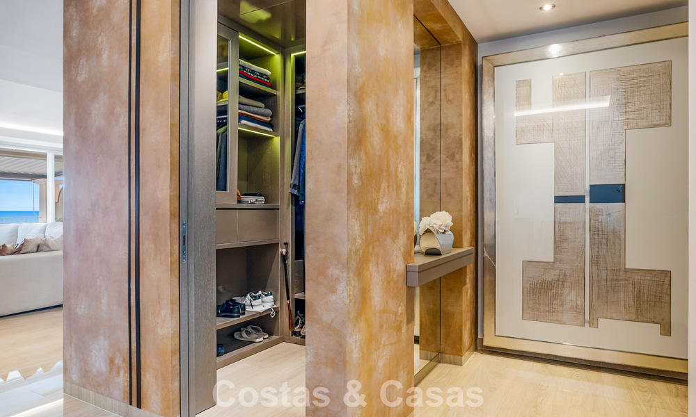 Spacieux penthouse duplex avec vue panoramique sur la mer à vendre dans une résidence fermée à Marbella - Benahavís 794872