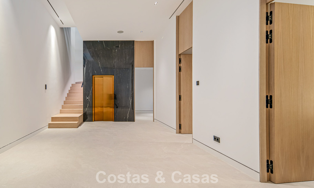 Villa mitoyenne ultramoderne avec piscine privée à vendre sur le Golden Mile de Marbella 795013