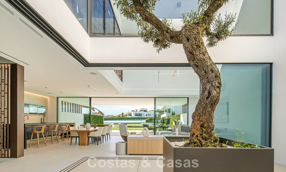 Villa mitoyenne ultramoderne avec piscine privée à vendre sur le Golden Mile de Marbella 795035