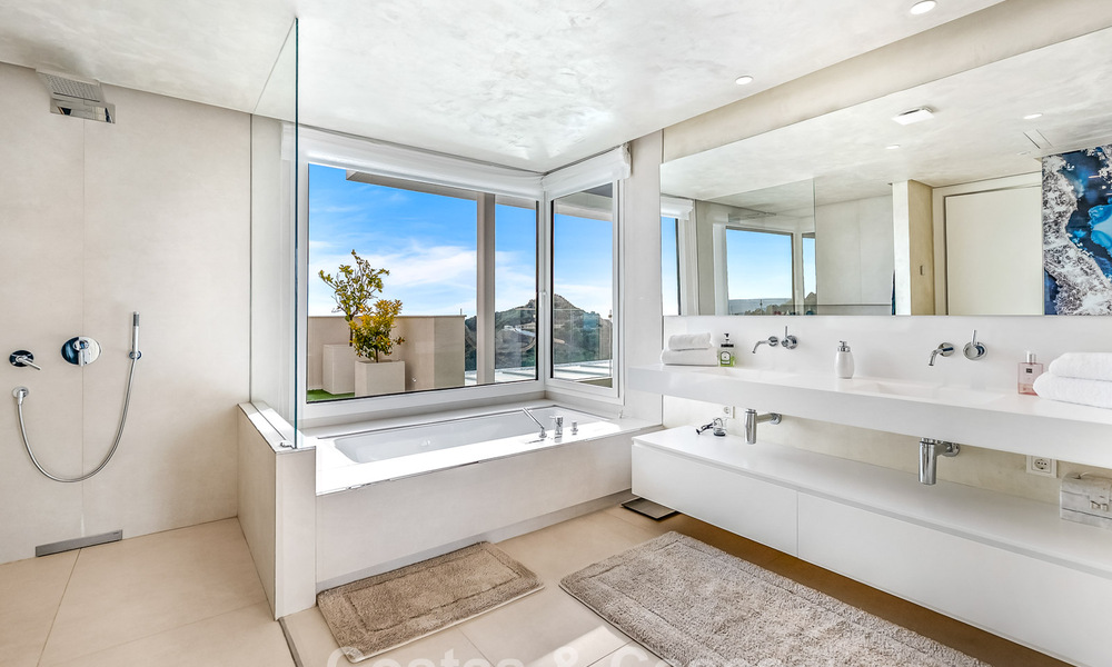 Penthouse de luxe moderne exclusif avec vue panoramique sur la mer à vendre à quelques minutes de Marbella 795329