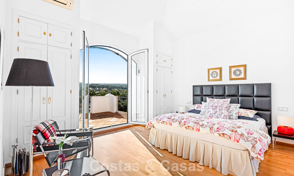 Villa andalouse authentique avec vue panoramique idillique sur le golf à vendre à Sotogrande Alto, Costa del Sol 795174