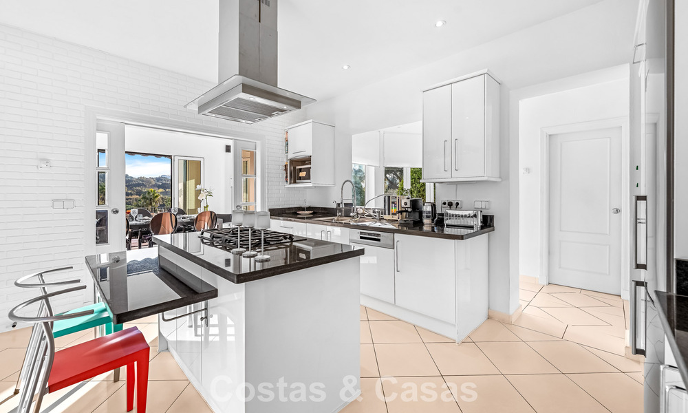 Villa andalouse authentique avec vue panoramique idillique sur le golf à vendre à Sotogrande Alto, Costa del Sol 795220