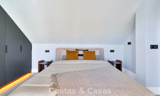 Maison de ville élégamment modernisée à vendre à distance de marche de la plage à Puerto Banús, Marbella 795311 