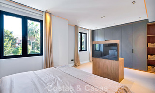 Maison de ville élégamment modernisée à vendre à distance de marche de la plage à Puerto Banús, Marbella 795316 