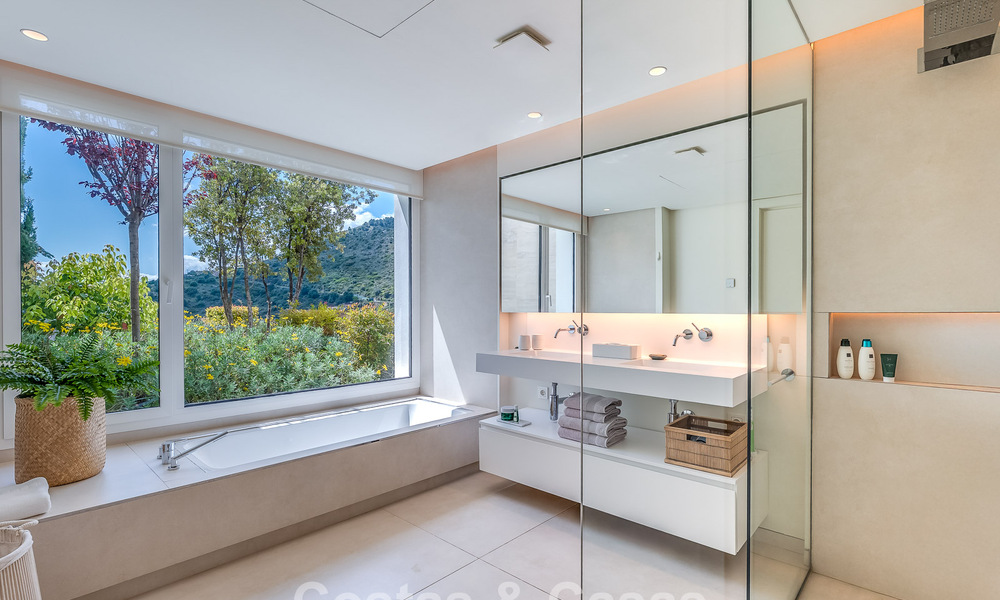 Luxueux appartement contemporain en rez-de-jardin avec vue sur la mer à vendre dans un complexe boutique près de Marbella 795339