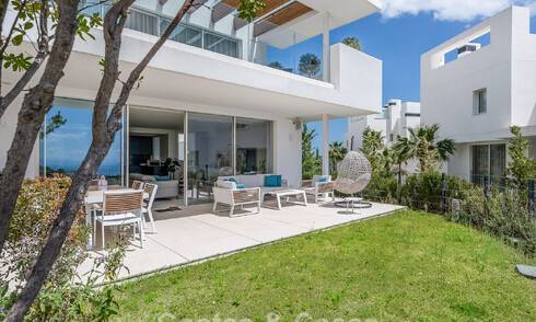 Luxueux appartement contemporain en rez-de-jardin avec vue sur la mer à vendre dans un complexe boutique près de Marbella 795343