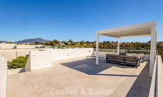 Villa moderne prête à emménager à distance de marche d’un club de golf sur la New Golden Mile entre Marbella et Estepona 795387 