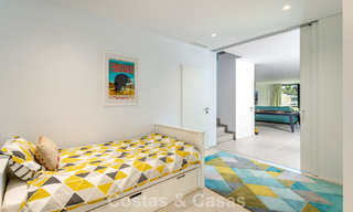 Villa moderne prête à emménager à distance de marche d’un club de golf sur la New Golden Mile entre Marbella et Estepona 795390 