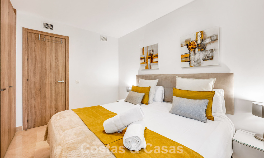 Appartement contemporain avec jardin à vendre à quelques minutes à pied de la plage et de Puerto Banús, Marbella 795726