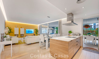 Appartement contemporain avec jardin à vendre à quelques minutes à pied de la plage et de Puerto Banús, Marbella 795740 